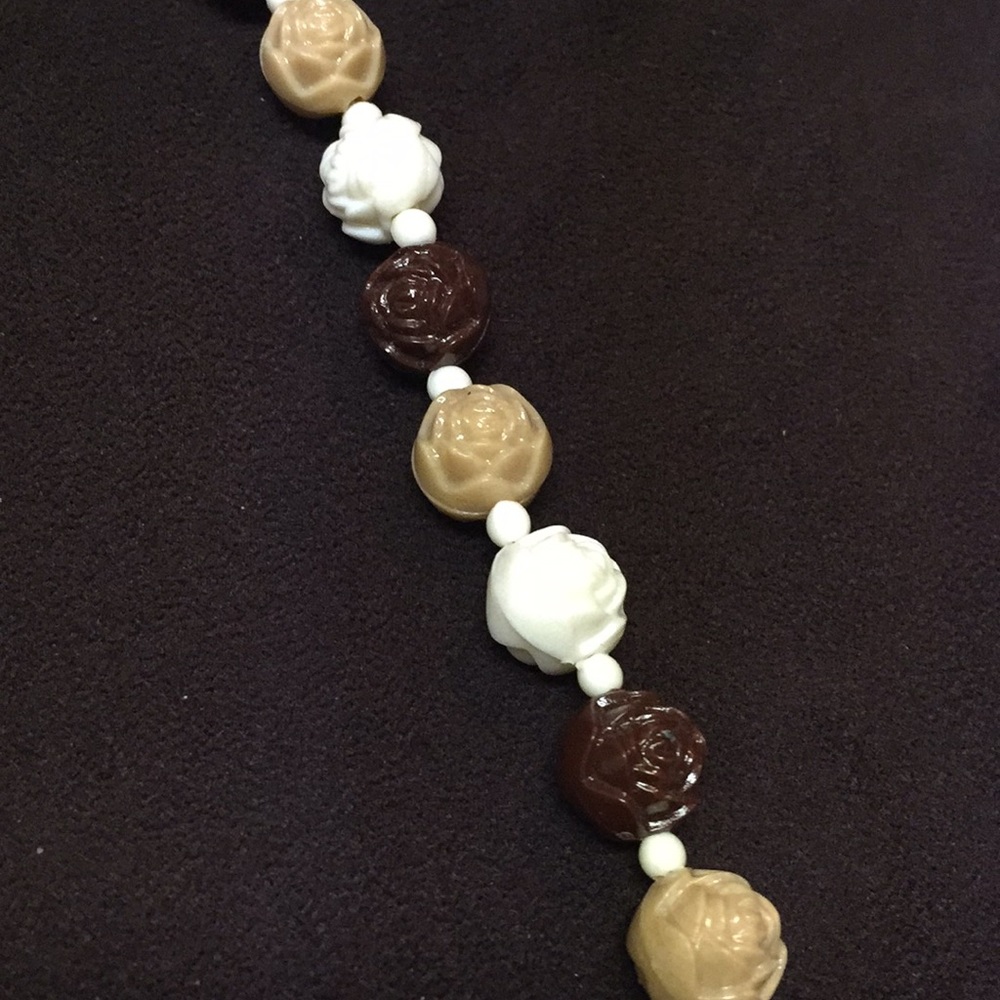 Necklace - Picture 2 of 3
